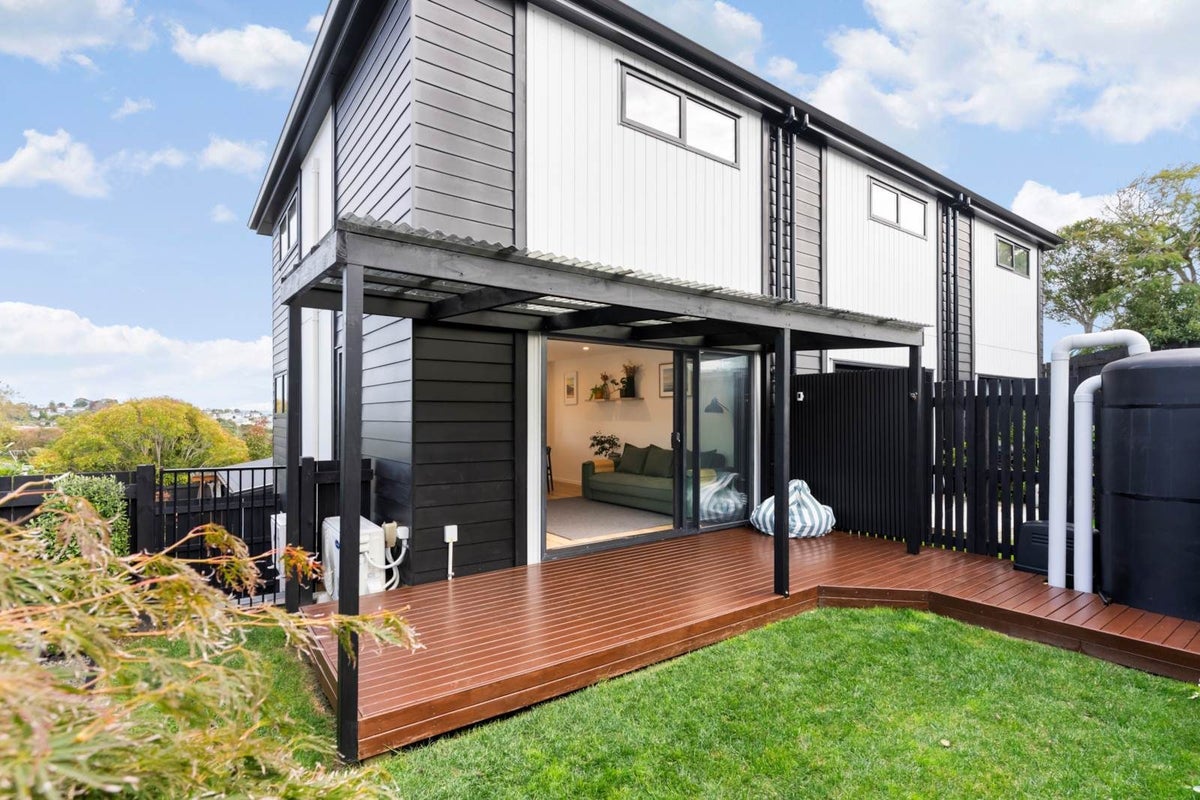 1B Stott Avenue, Birkdale, Auckland - Carousel 9
