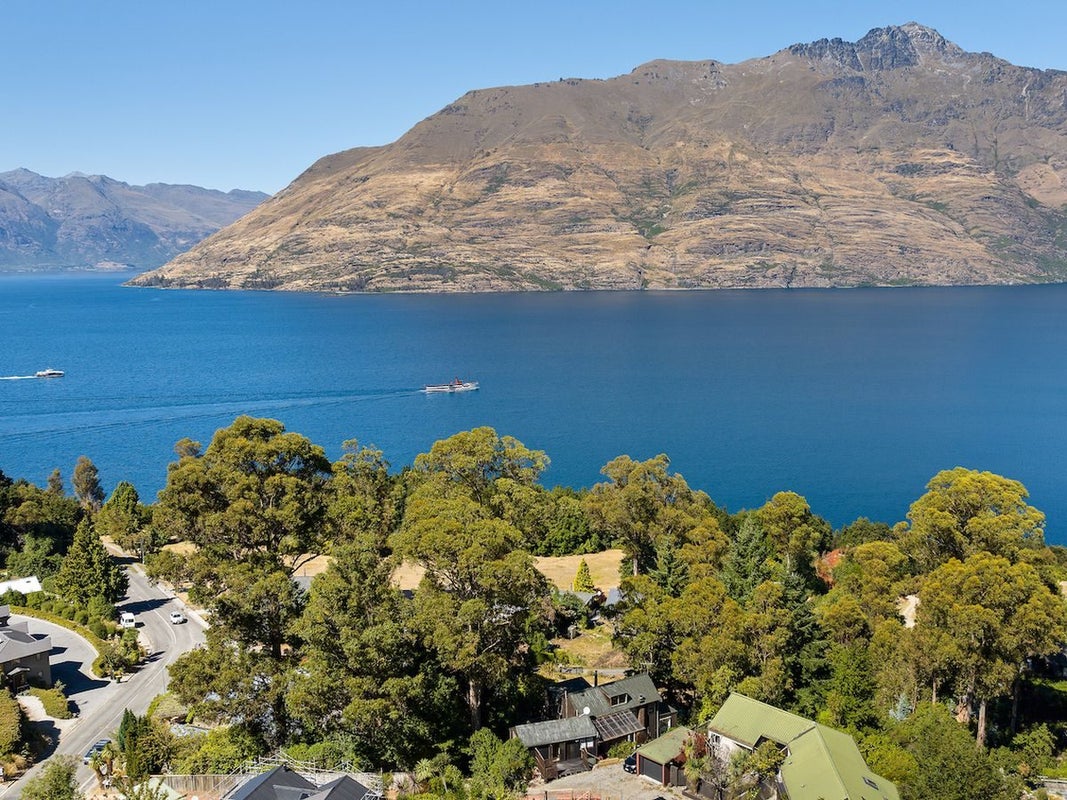 44 Arawata Terrace, Sunshine Bay, Queenstown - Carousel 24
