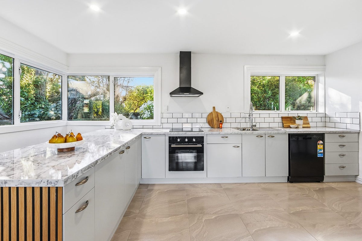52 Orrick Crescent, Avondale, Christchurch - Carousel 2