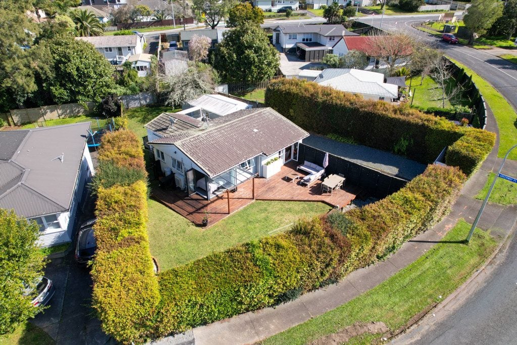 5 Farringdon Street, Glen Innes, Auckland - Carousel 2