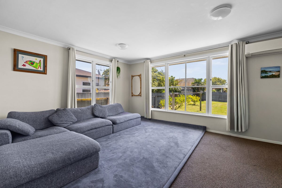 11 Cranby Crescent, Onekawa, Napier - Carousel 2