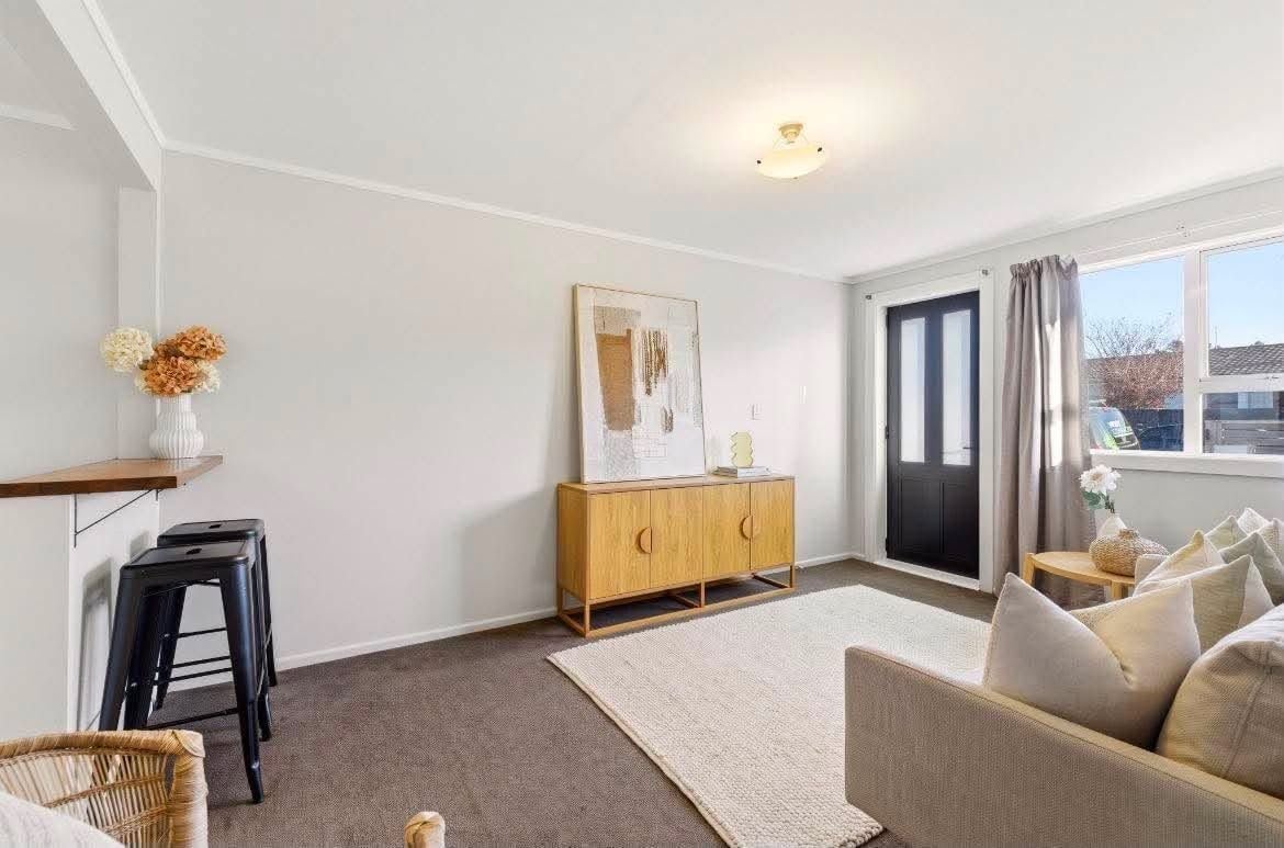 2/22 Holly Road, St Albans, Christchurch - Carousel 2