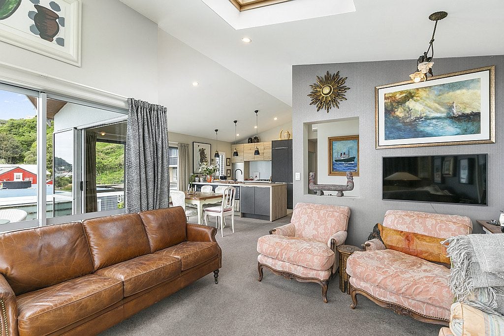 3/275 Karaka Bay Road, Karaka Bays, Wellington - Carousel 2