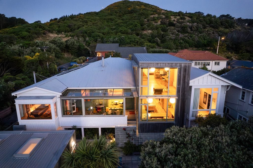 17 Dover Street, Island Bay, Wellington - Carousel 1