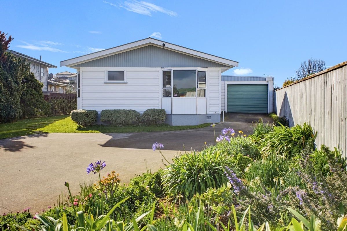 205 Mangorei Road, Merrilands, New Plymouth - Carousel 1