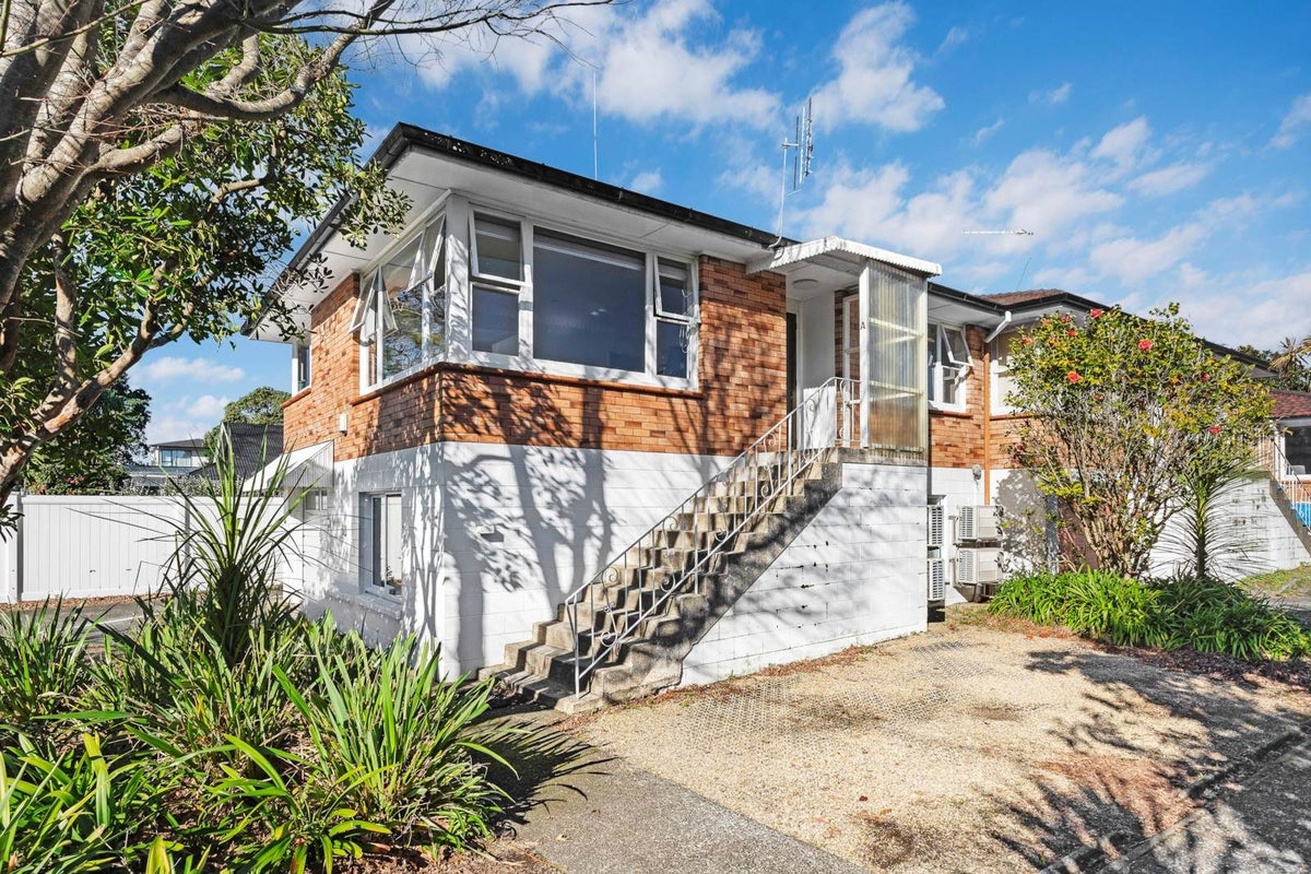 1/13 Cornwall Park Avenue, Epsom, Auckland - Carousel 2