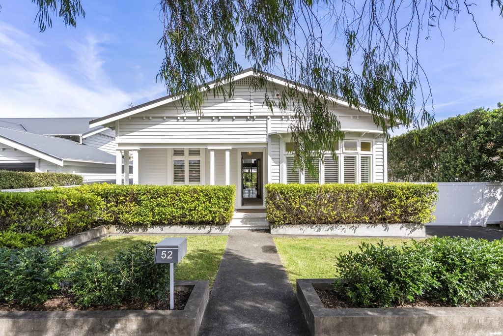 52 Moa Road, Point Chevalier, Auckland - Carousel 1