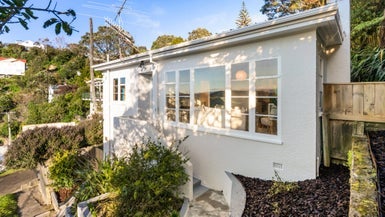 61 Farnham Street, Mornington, Wellington - Carousel 1