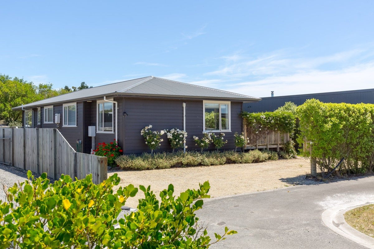 5 Tuscan Lane, Martinborough - Carousel 1