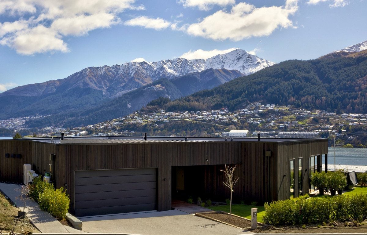 2 White Stag Rise, Kelvin Heights, Queenstown - Carousel 2