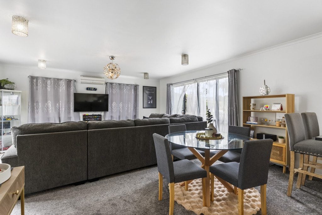 84 Wolverton Street, Avondale, Auckland - Carousel 1