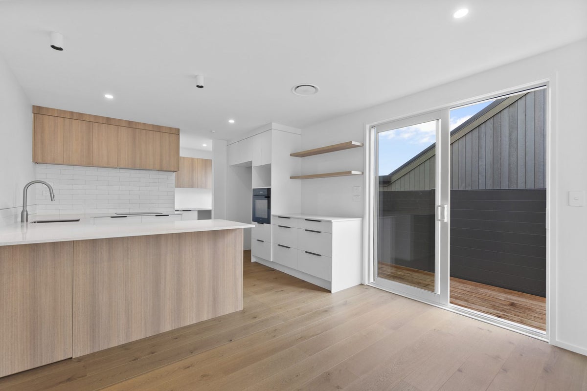 2/11 Tamihana Avenue, Fairfield, Hamilton - Carousel 2