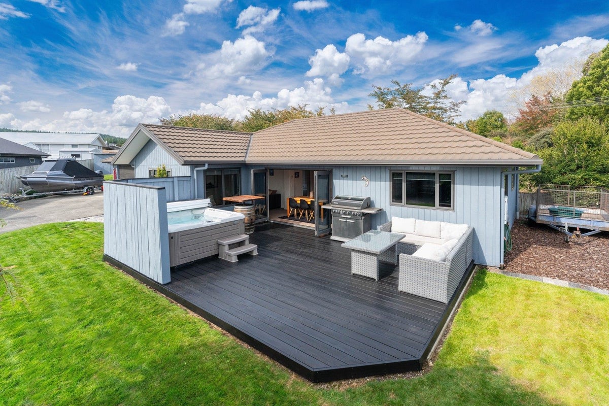 19 Brompton Close, Richmond Heights, Taupo - Carousel 2