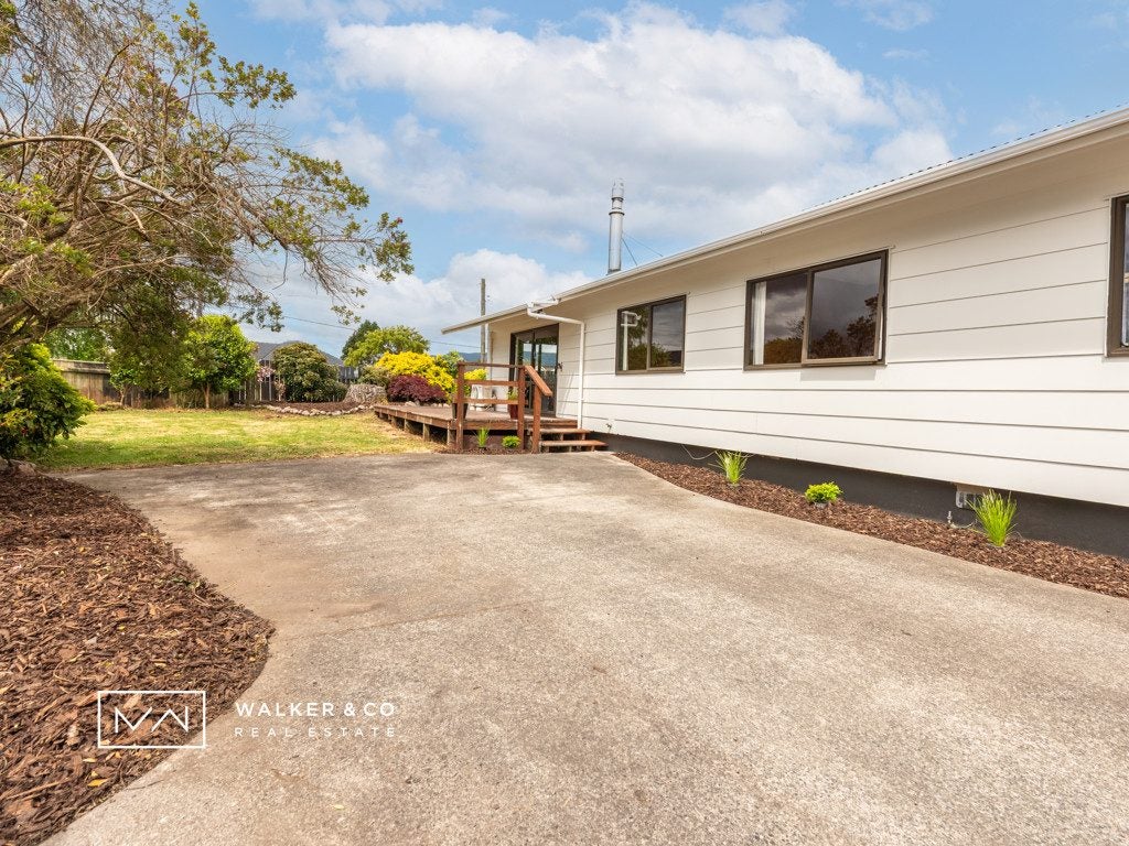 84 Holdsworth Avenue, Trentham, Upper Hutt - Carousel 2