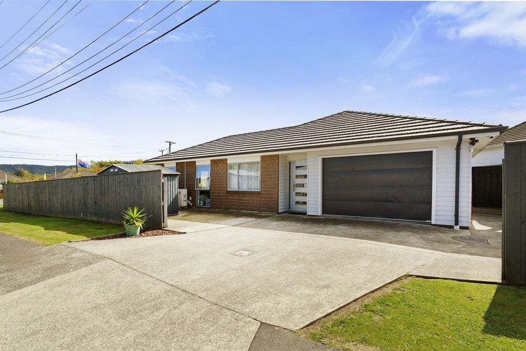 14 Wise Street, Wainuiomata, Lower Hutt - Carousel 1