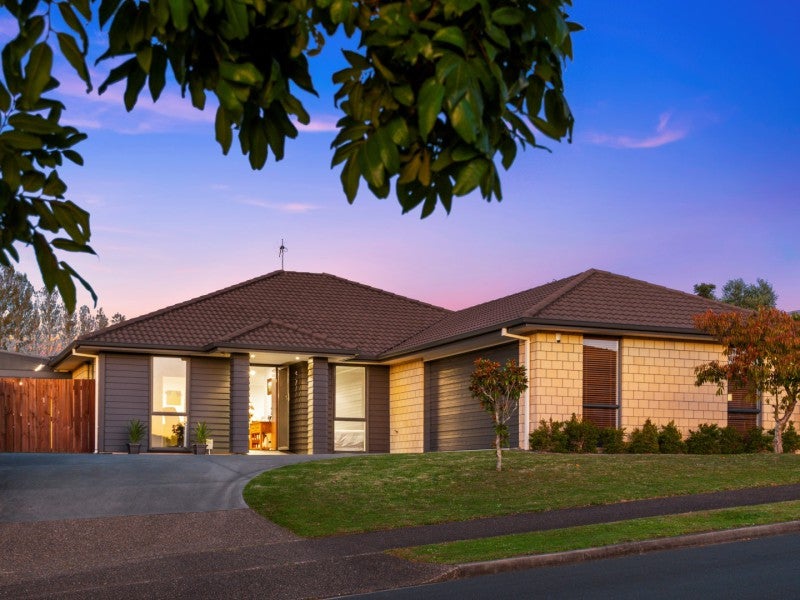 5 Rexford Heights, Pyes Pa, Tauranga - Carousel 1