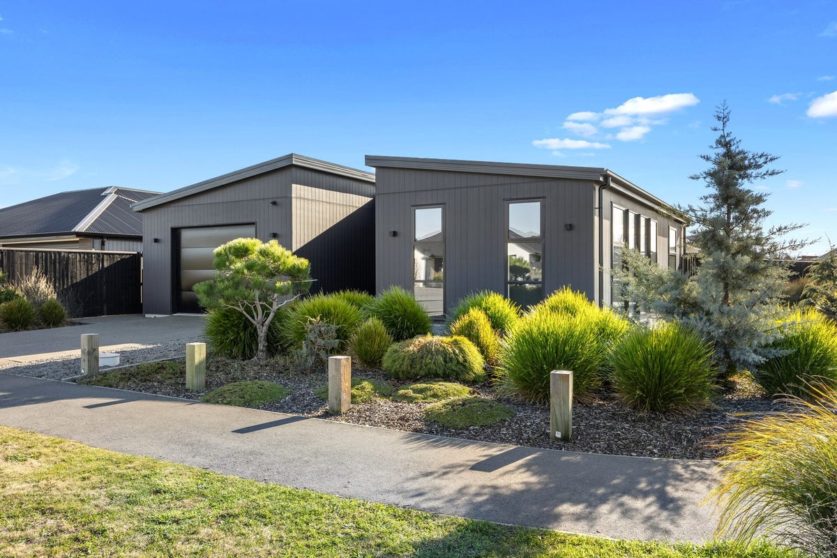 4 Hoyle Way, Halswell, Christchurch - Carousel 1