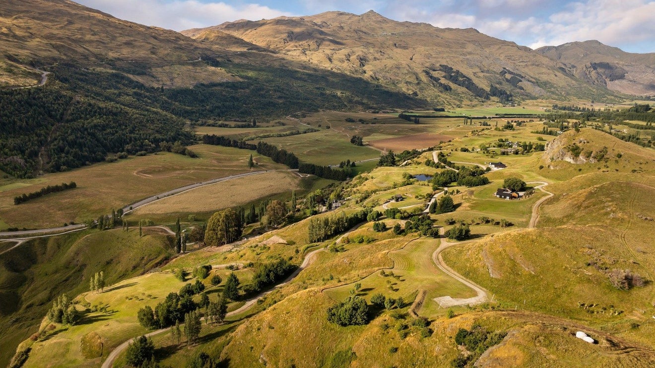 80 Toka Road, DALEFIELD, QUEENSTOWN - Carousel 1