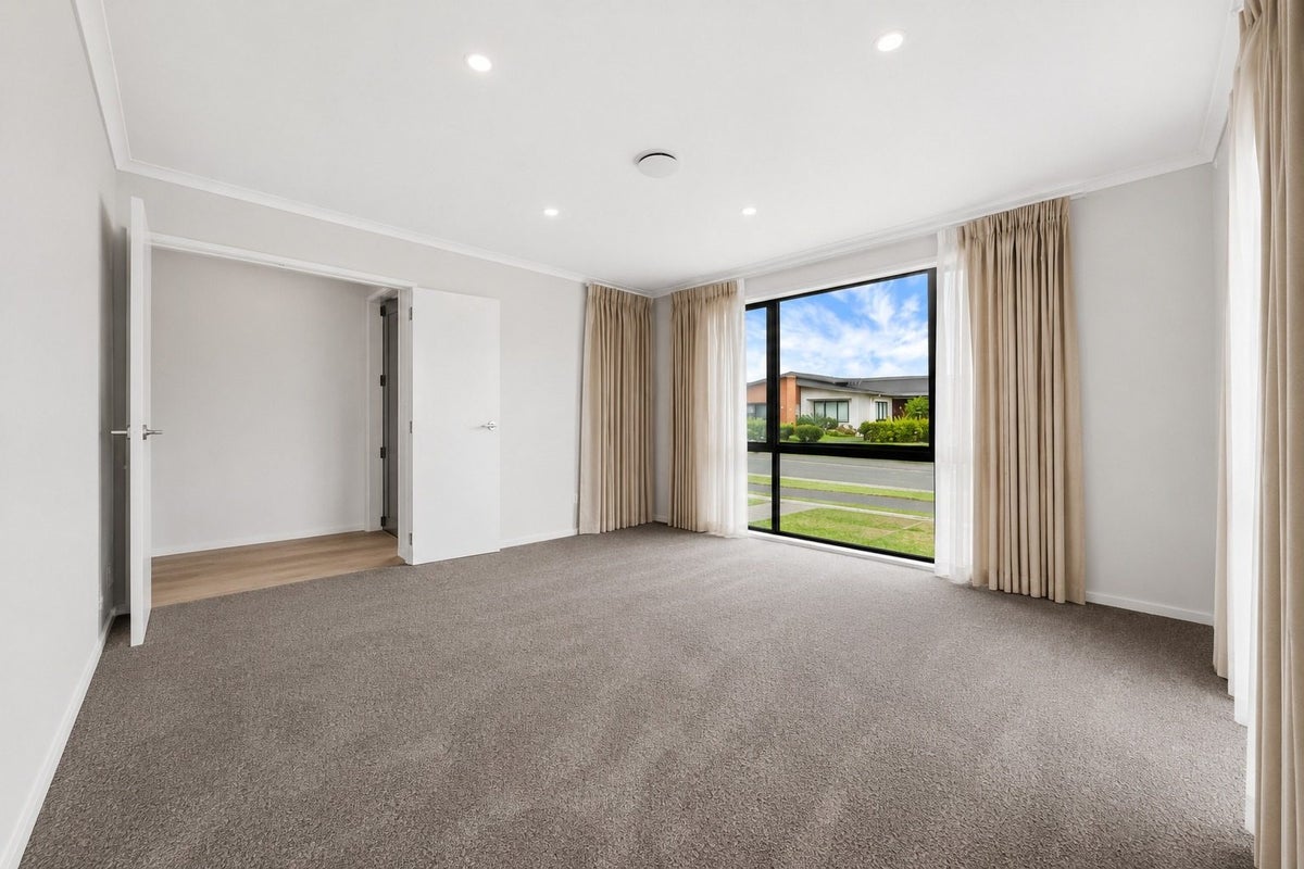 30 Waituarua Drive, Takanini, Auckland - Carousel 2