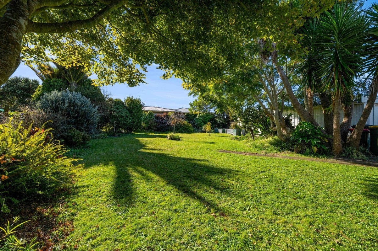 23 Woodleigh Street, Frankleigh Park, New Plymouth - Carousel 2