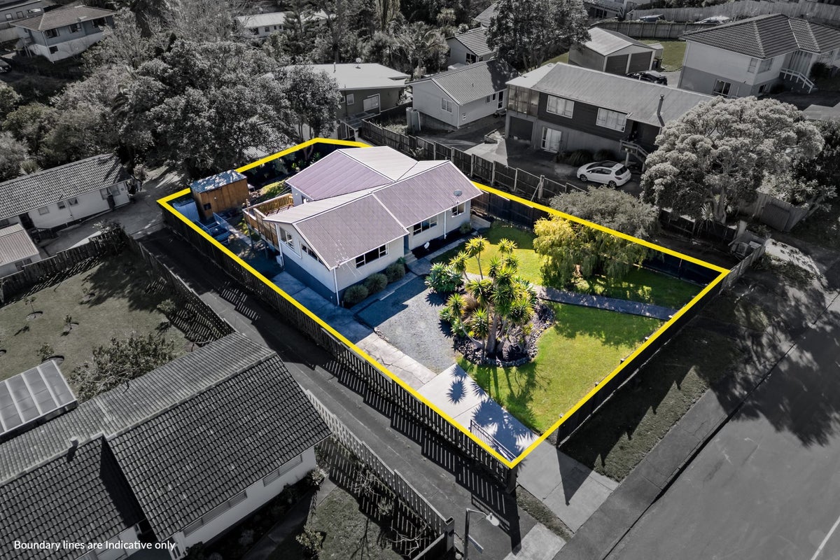 43 Redwood Drive, Massey, Auckland - Carousel 2