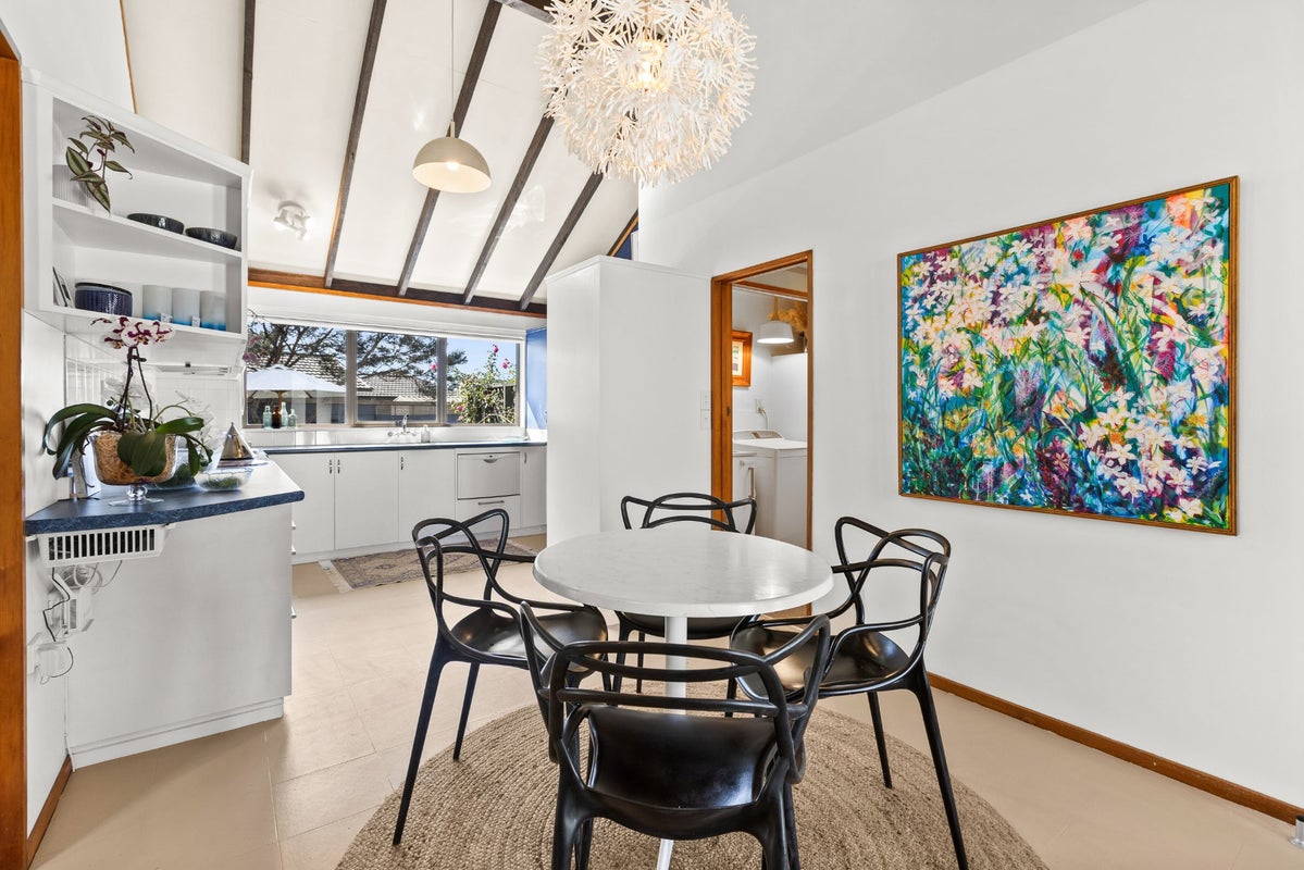 18 Walton Place, Flaxmere, Hastings - Carousel 1