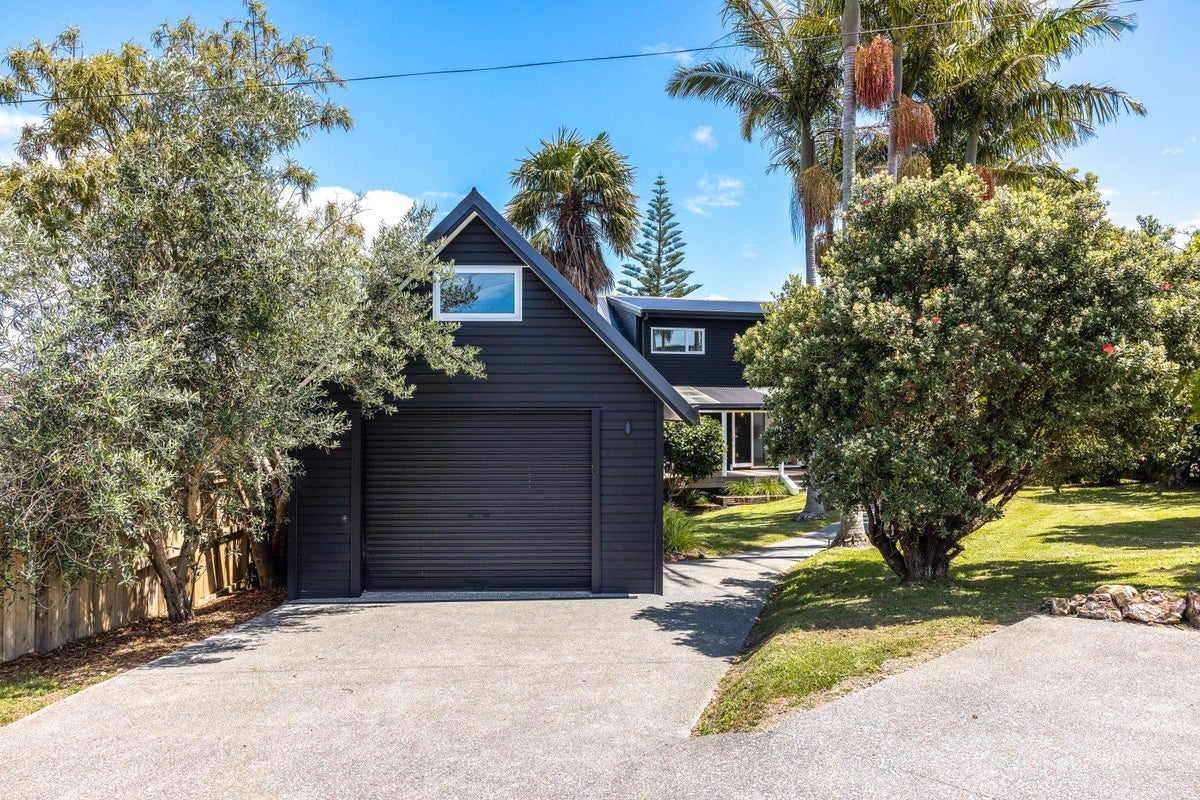 12 Esslin Road, Surfdale, Waiheke Island - Carousel 26