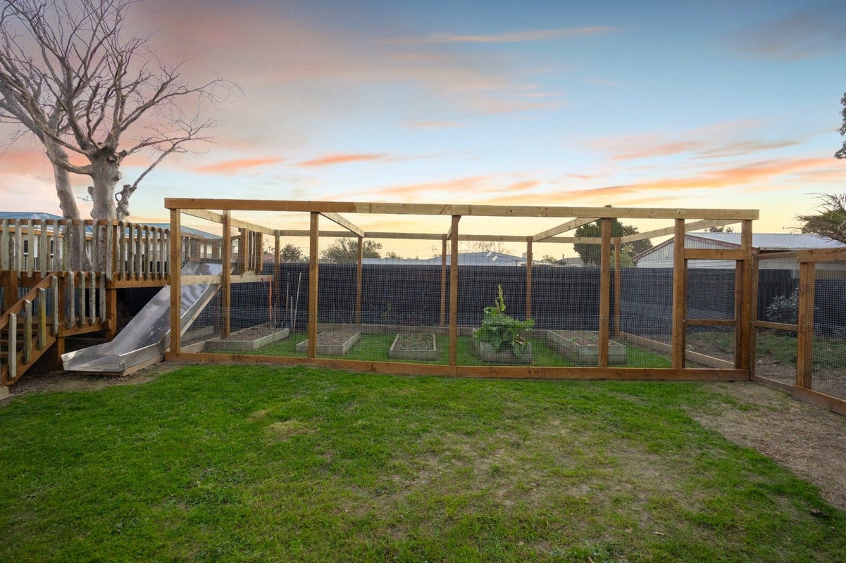 17 Winchester Street, Awapuni, Palmerston North - Carousel 2