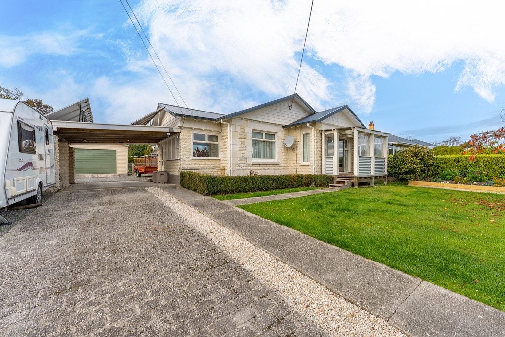 128 Eden Street, Oamaru - Carousel 1