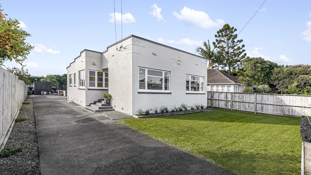 6 Papaku Road, Otahuhu, Auckland - Carousel 1