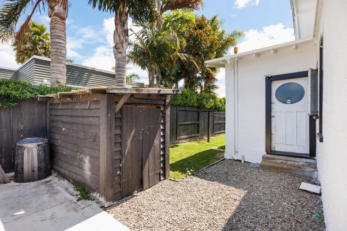 16 Thomson Street, West End, Palmerston North - Carousel 22