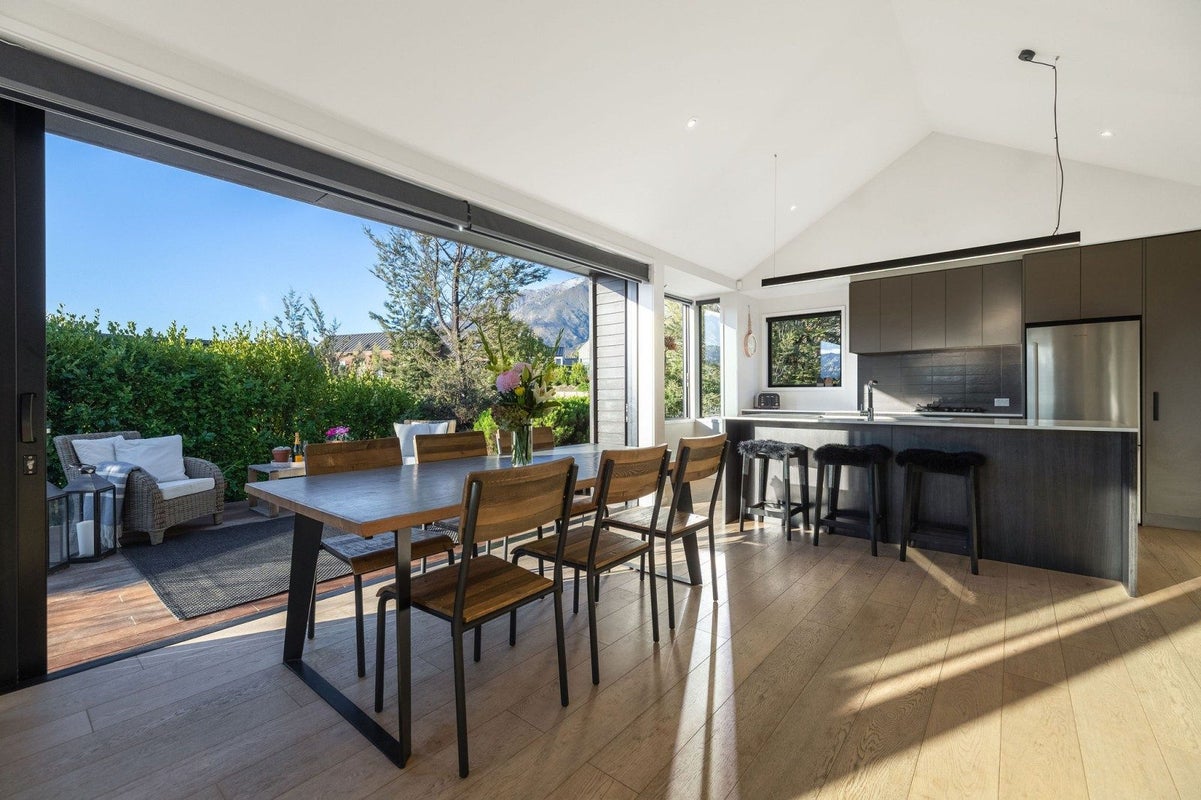 1 Parera Lane, Jacks Point, Queenstown - Carousel 1