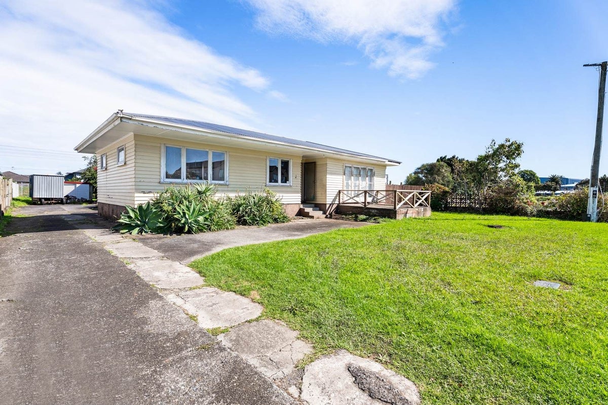 1/82 Cambridge Terrace, Papatoetoe, Auckland - Carousel 1