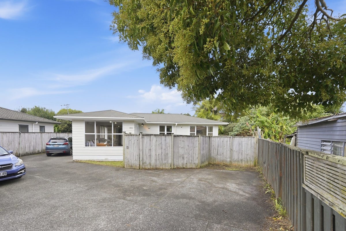 90A Canal Road, Avondale, Auckland - Carousel 1