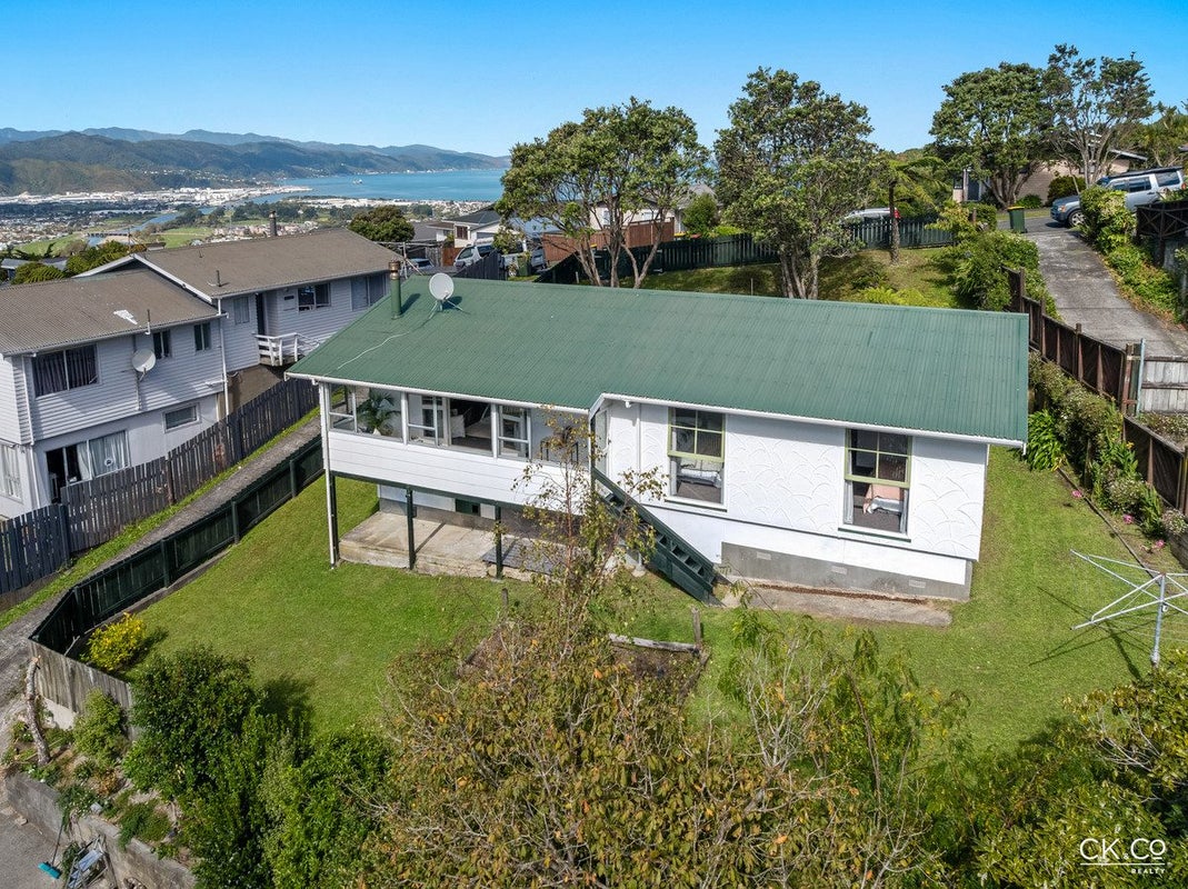 3 Eastview Grove, Normandale, Lower Hutt - Carousel 1
