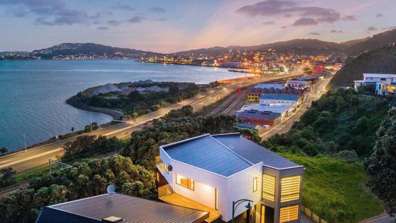 10 Satchell Way, Kaiwharawhara, Wellington, Wellington - Carousel 1