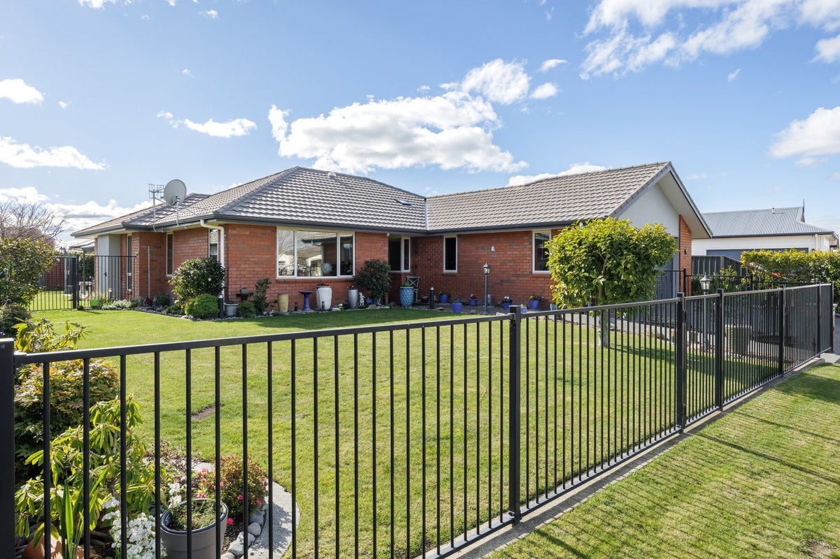 28 Pacific Avenue, Poraiti, Napier - Carousel 15