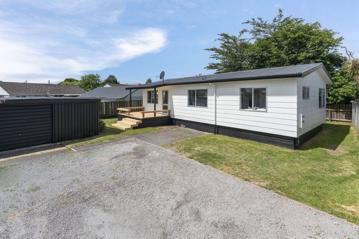 1/14 Tawa Street, Hilltop, Taupo - Carousel 1