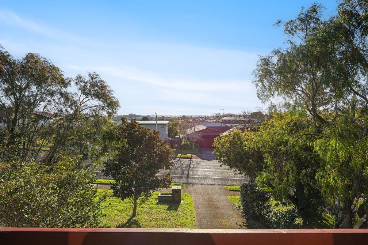 42 Murvale Drive, Bucklands Beach, Auckland - Carousel 19
