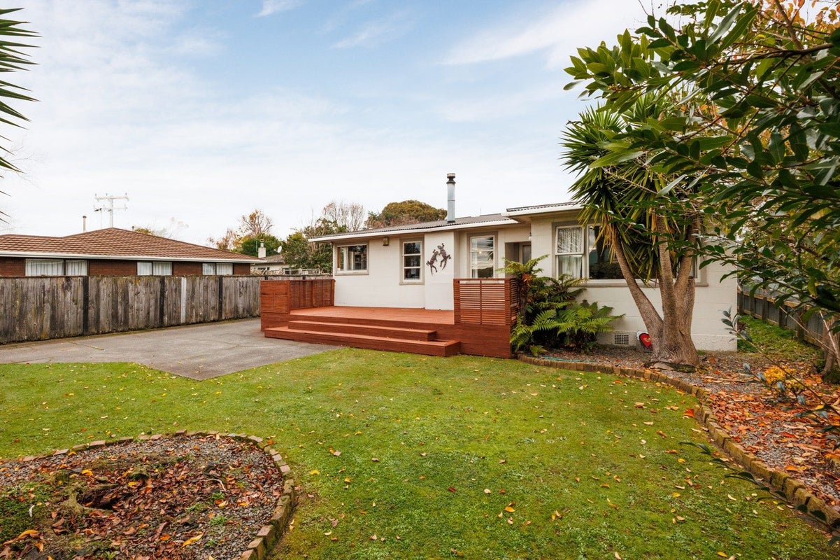 296 Tremaine Avenue, Takaro, Palmerston North - Carousel 1