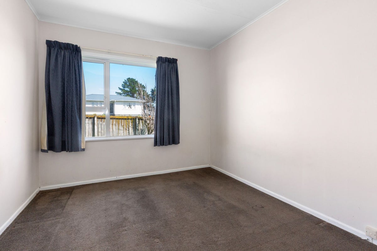 41 Leicester Street, Cannons Creek, Porirua - Carousel 19
