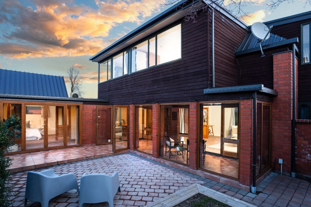 267A Memorial Avenue, Burnside, Christchurch - Carousel 1