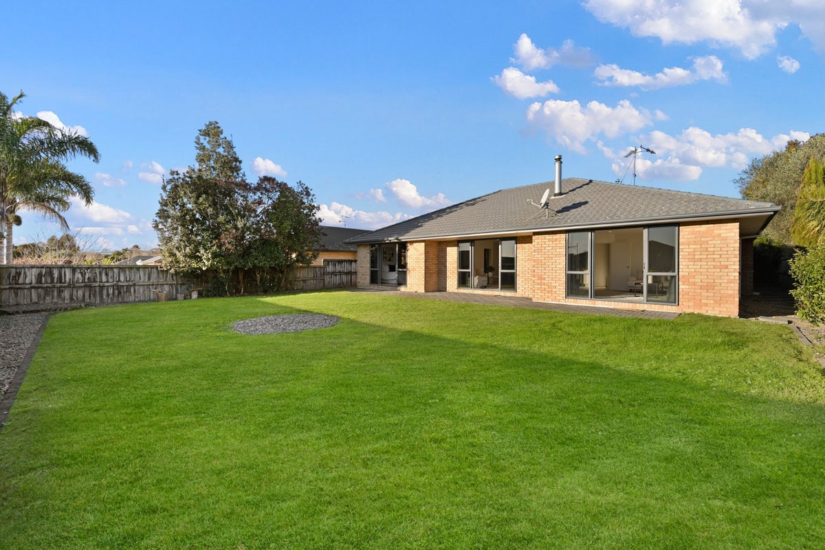 20 Holford Place, Huntington, Hamilton - Carousel 1
