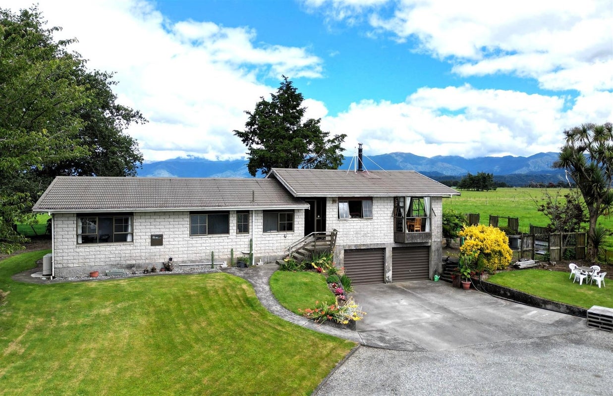 3695 State Highway 7, AHAURA, TOTARA FLAT - Carousel 1