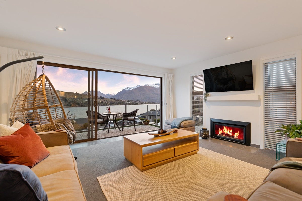 4B De La Mare Place, Frankton, Queenstown - Carousel 1