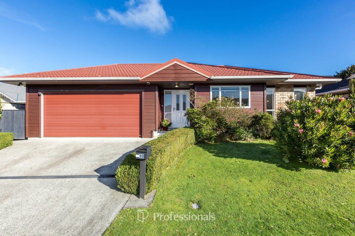 10 McEwen Crescent, Riverstone Terraces, Upper Hutt - Carousel 1