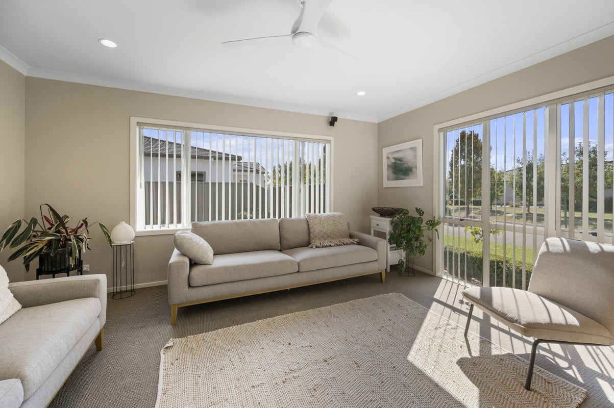 14 Palliser Place, Poraiti, Napier - Carousel 2