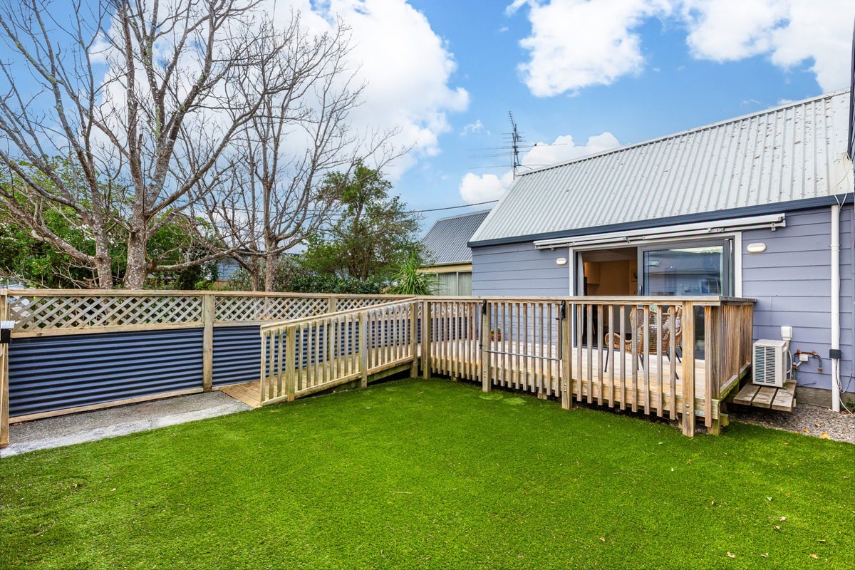 7B Central Terrace, Alicetown, Lower Hutt - Carousel 1