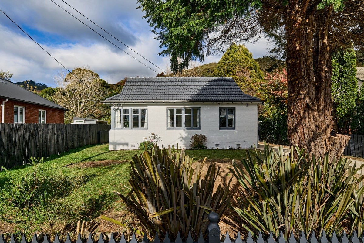 62 Waddington Drive, Naenae, Lower Hutt - Carousel 1