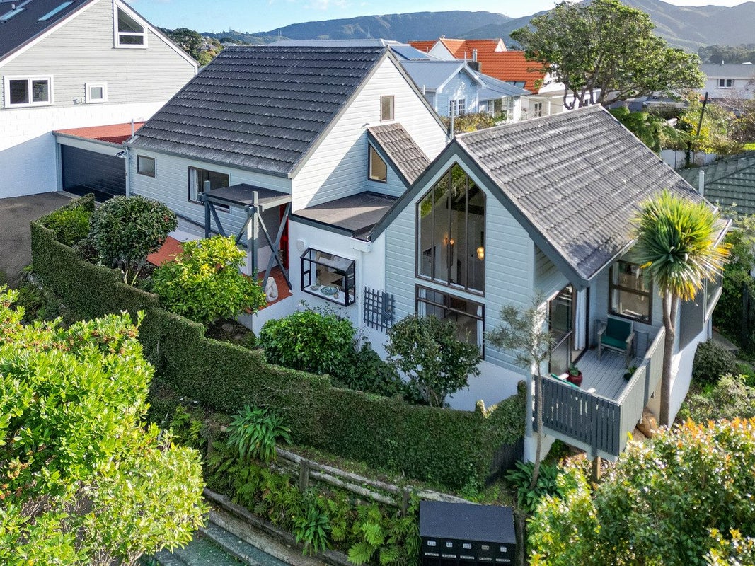 39 Clutha Avenue, Khandallah, Wellington - Carousel 1